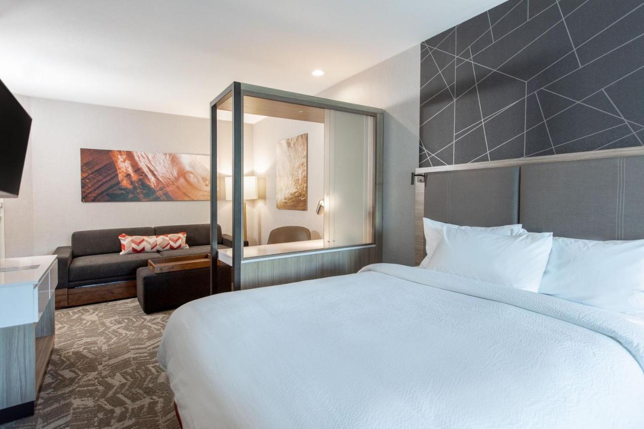 Hotel Springhill By Marriott 3*