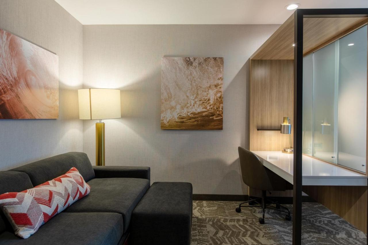Hotel Springhill By Marriott 3*