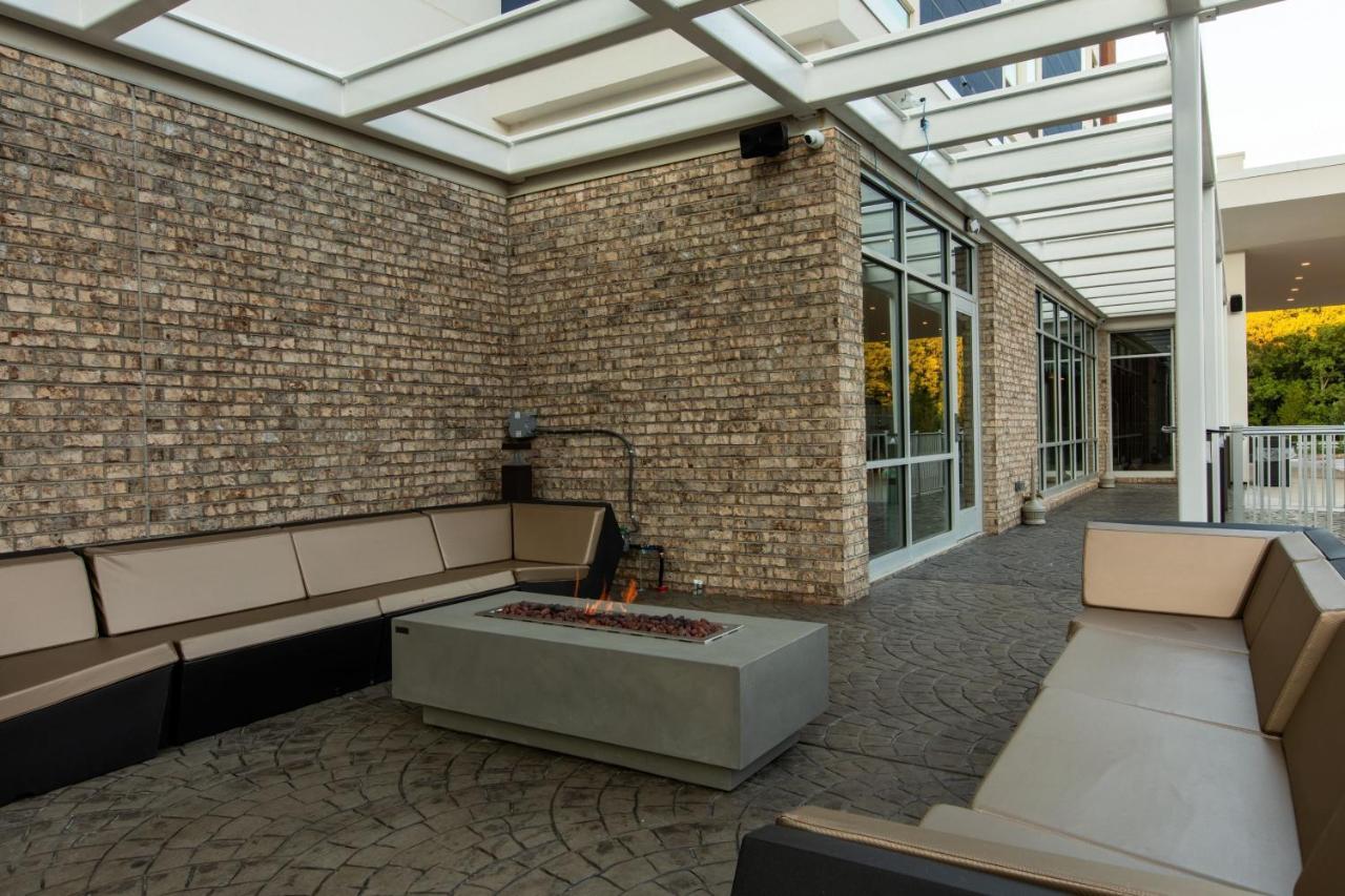 Hotel Springhill By Marriott 3*